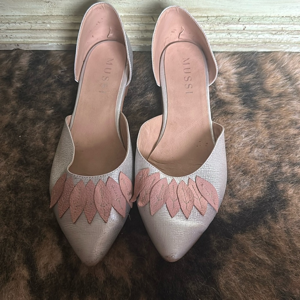 Silver with pink leaves flats barely worn good condition size 8